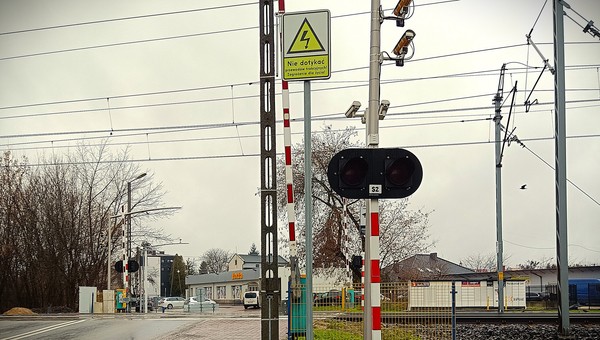 Ruszysz za wcześnie i dostajesz 2000 zł mandatu. Kolejne żółte kamery już działają
