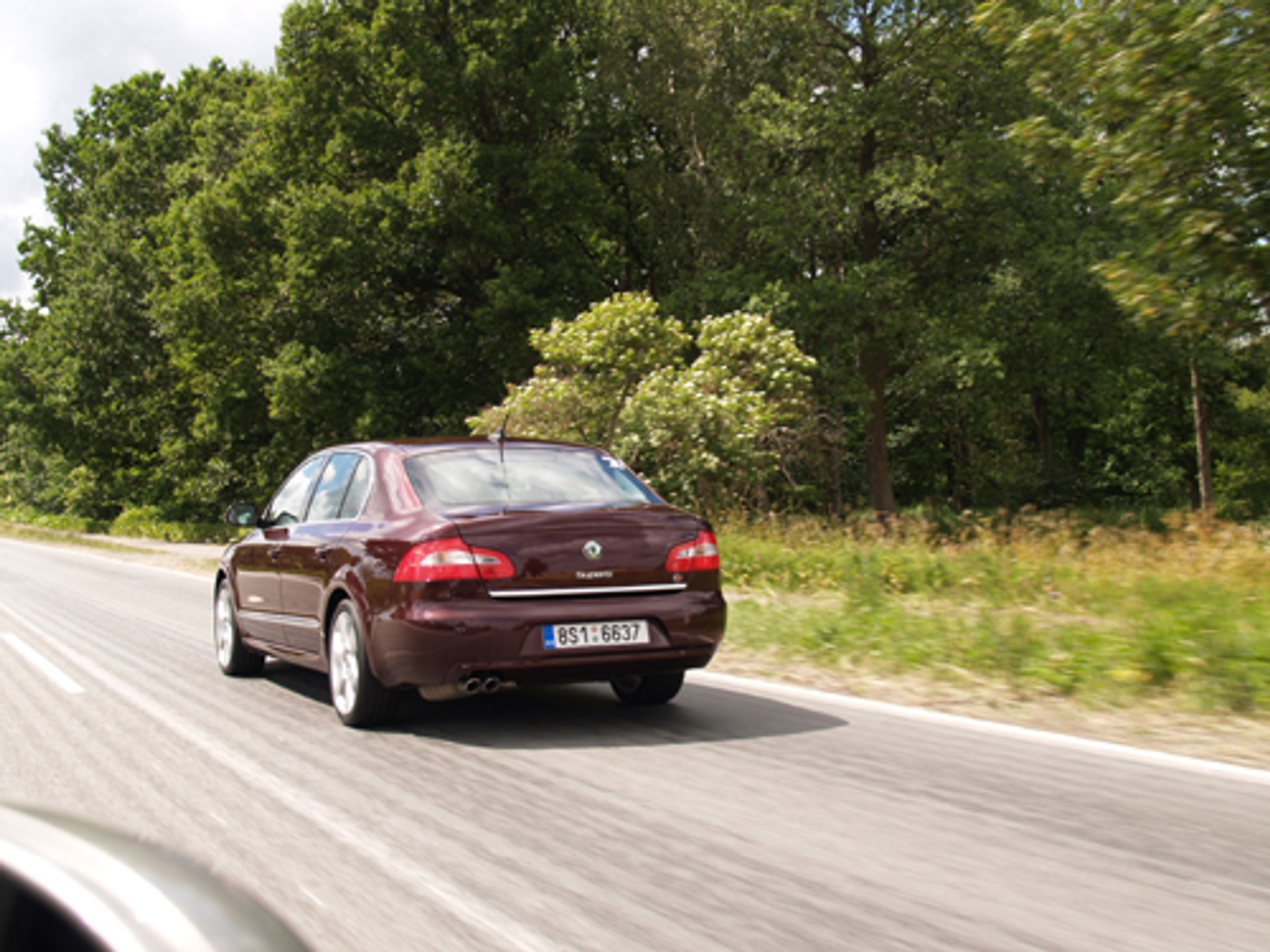 Skoda Superb 2.0 TDI DSG Platinium - Test limuzyny z pomysłem