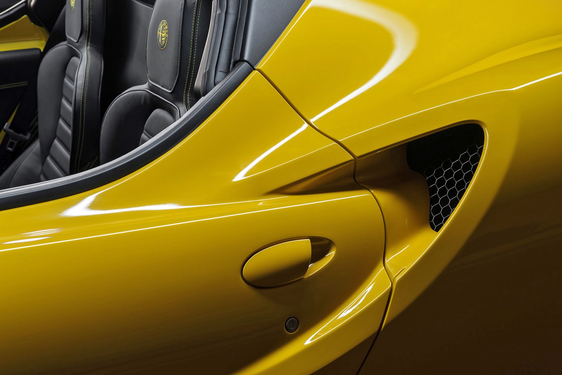 Alfa Romeo 4C Spider – premiera w Detroit