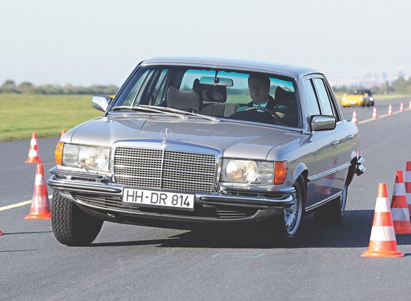 Mercedes 450 SEL 6.9 - potęga pojemności