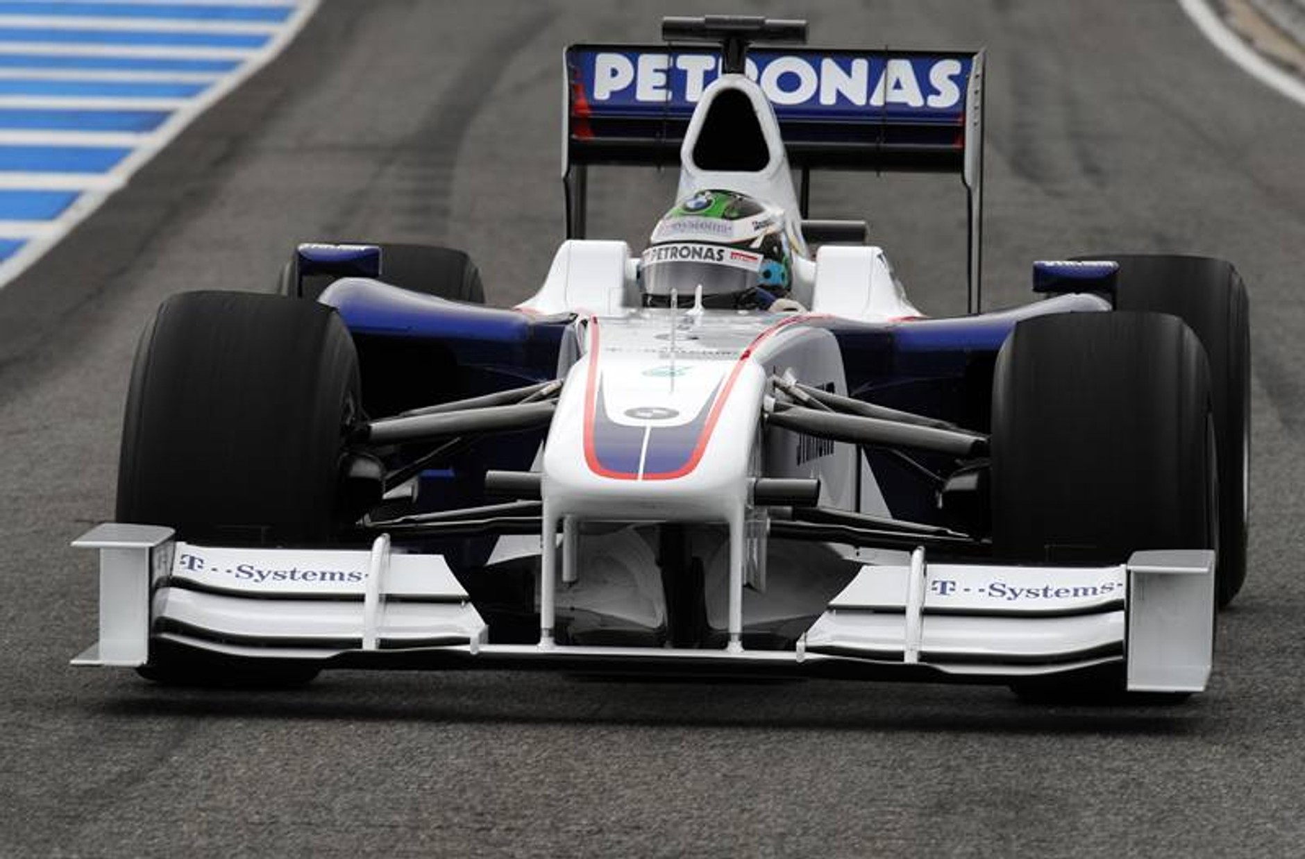 Formuła 1: fotogaleria z testów przed sezonem 2009