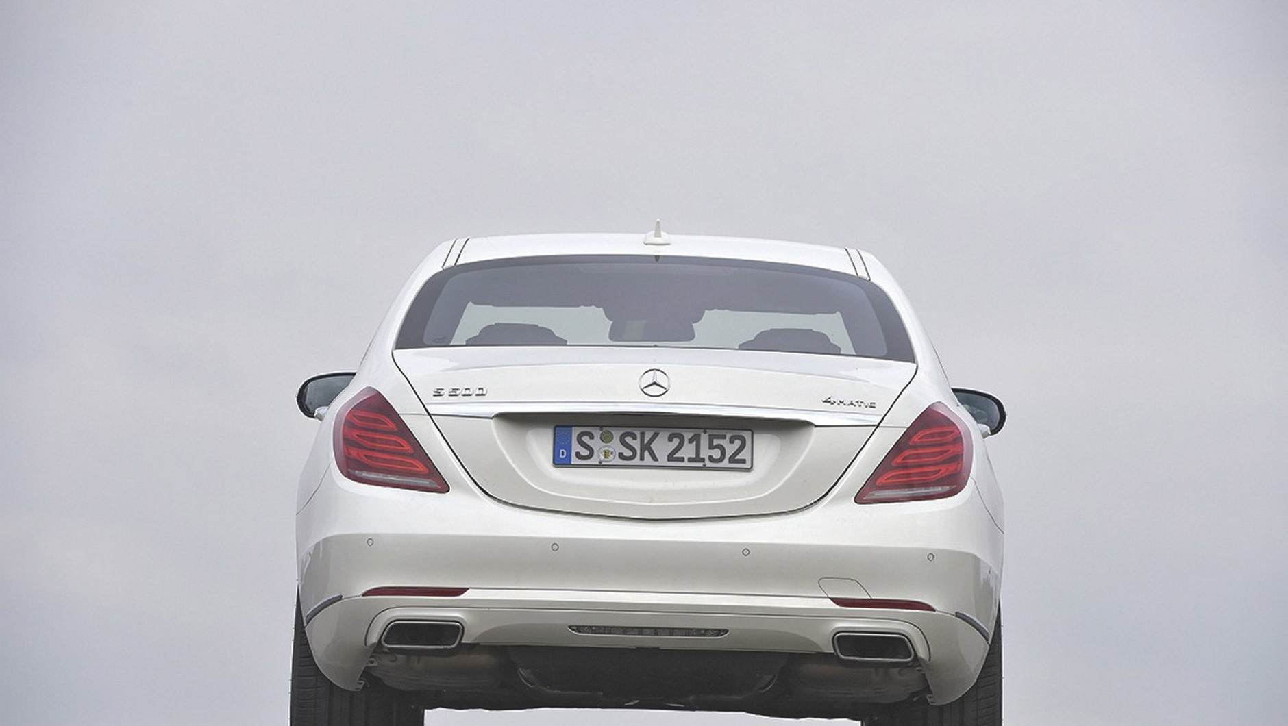 Limuzyna dla szefa wszystkich szefów - nowe BMW 750i kontra Audi A8, Mercedes klasy S i Porsche Panamera
