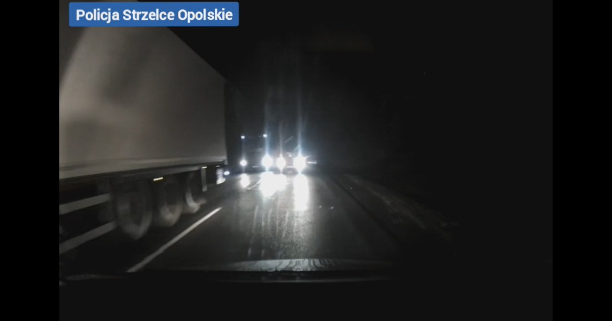 Wyjechał na "czołówkę" z policjantem. W ostatniej chwili wyhamował