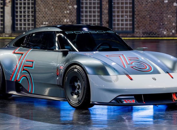 Porsche Vision 357 nawiązuje do modelu sprzed 75 lat. Ale jest 14 razy mocniejsze od klasyka!