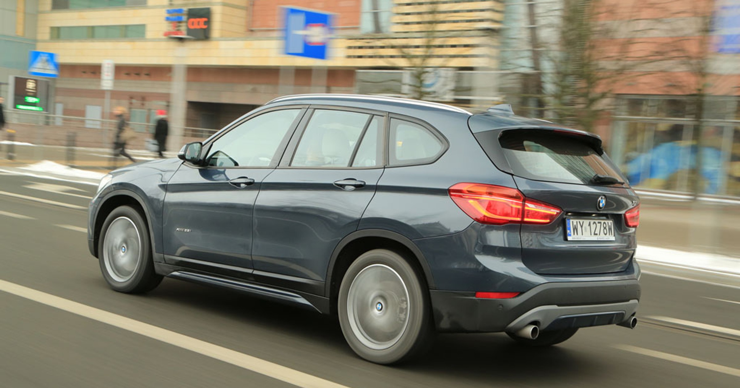 BMW X1 xDrive 25i - ma coś z vana