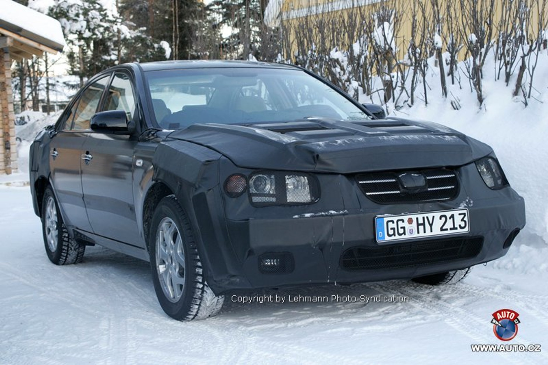 Zdjęcia szpiegowskie: odmłodzony Hyundai Sonata w przyszłym roku