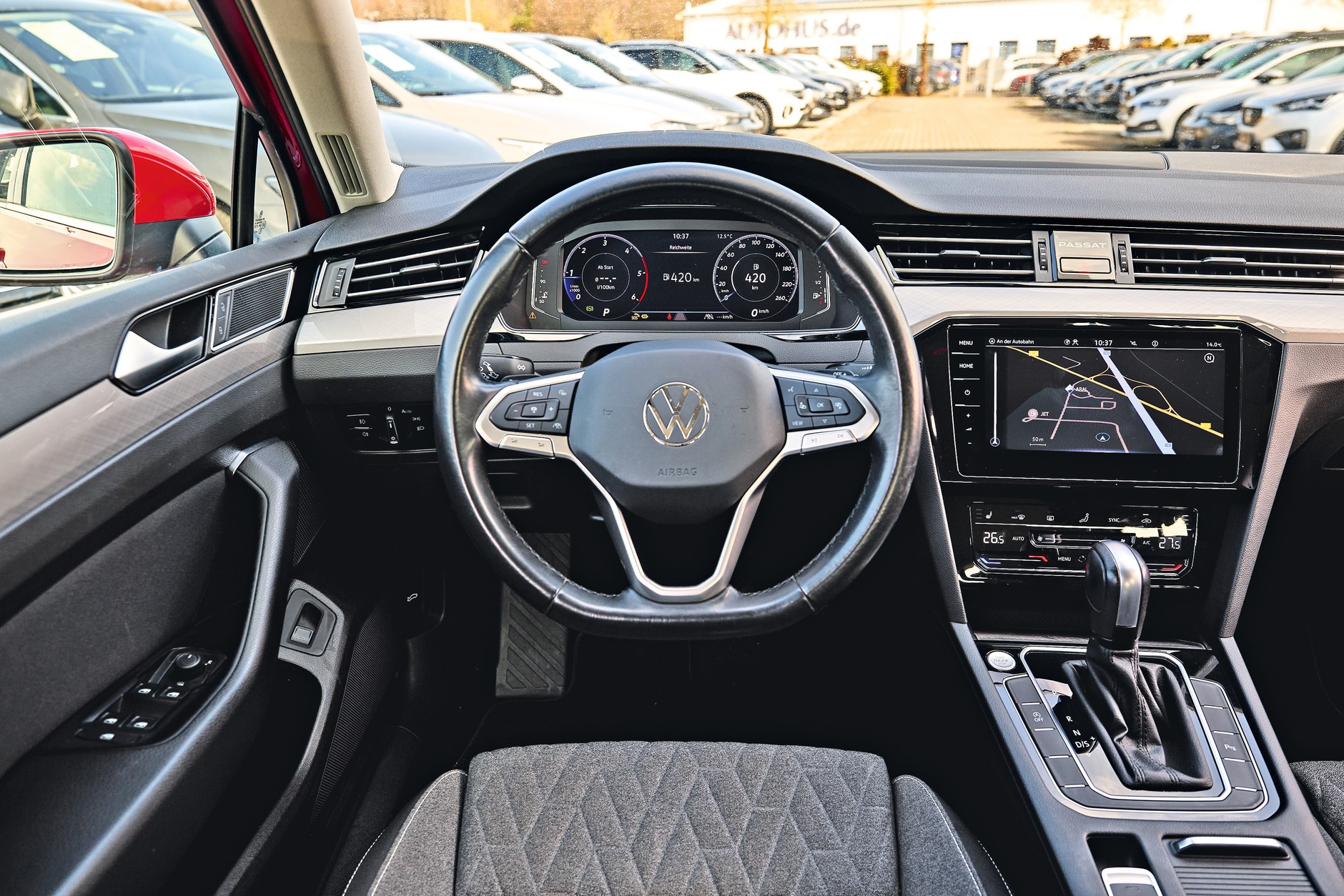 Volkswagen Passat B8 TDI: wersje preferowane przez floty mają solidne wnętrza bez ekstrawagancji. Wersje po liftingu (od 2019 r.) mają nieco gorszą ergonomię od wcześniejszych, ale i tak są pod tym względem świetne. 