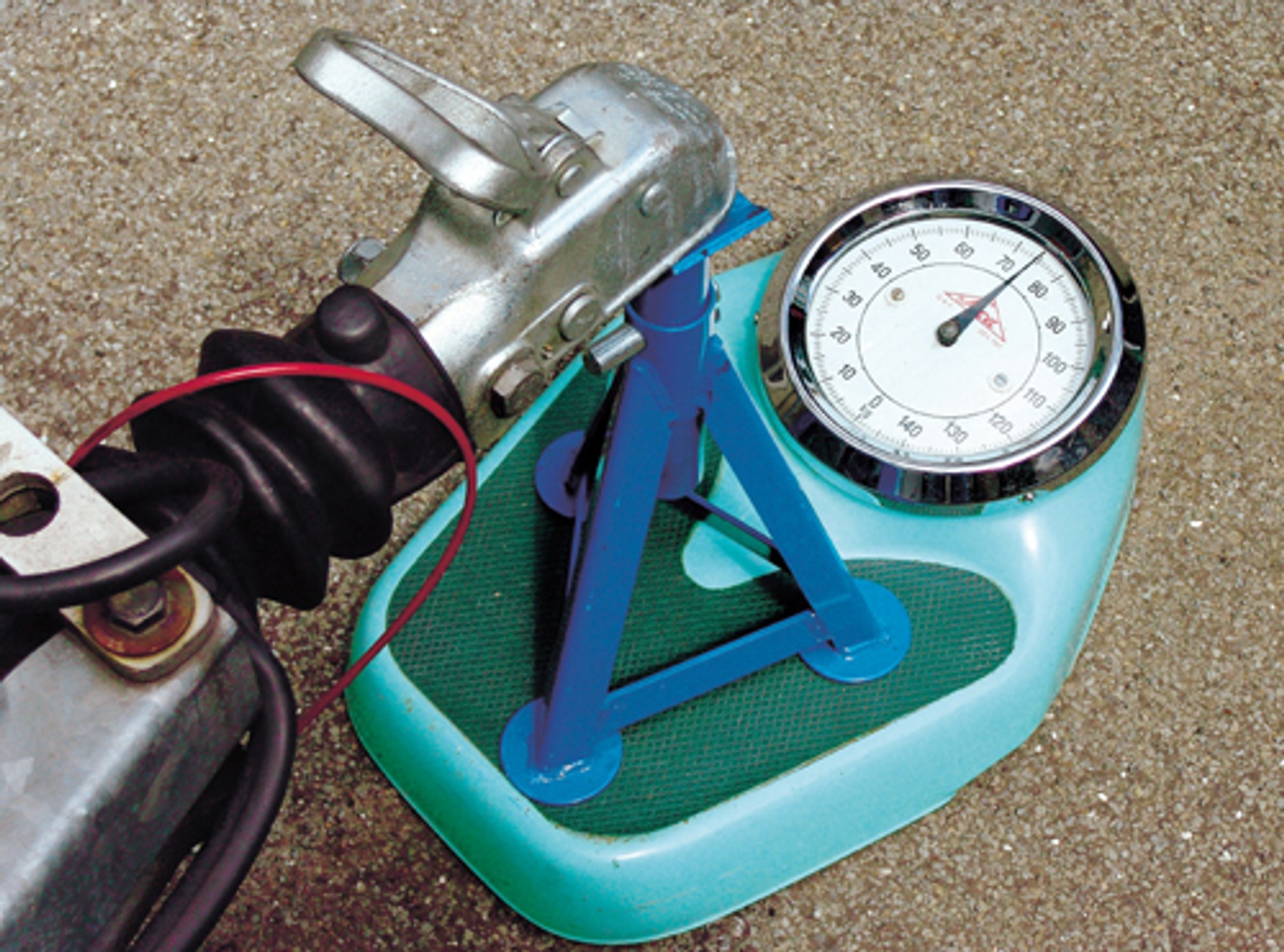 Jazda z przyczepą kempingową - Pokazujemy jak robić to bezpiecznie