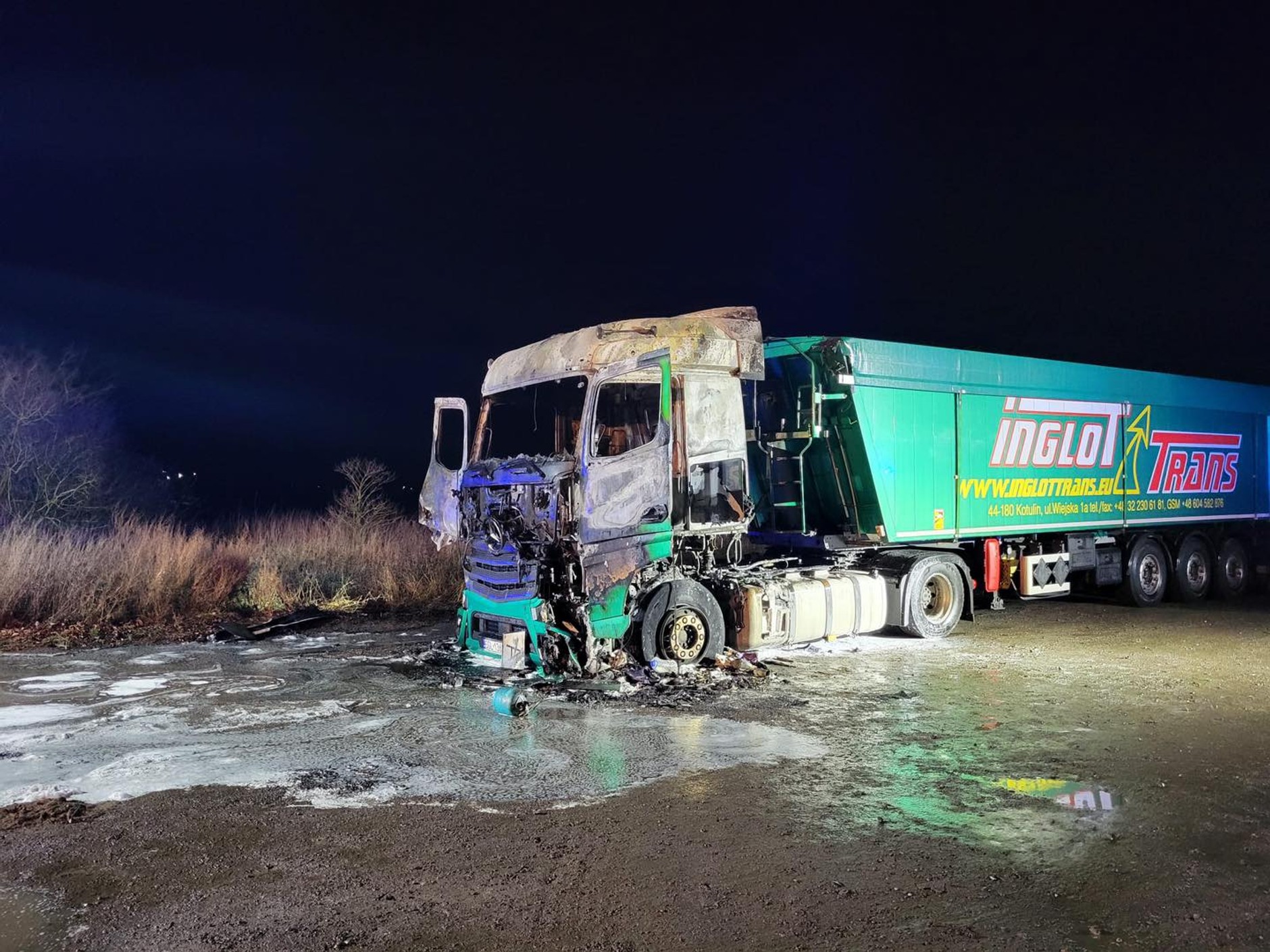 Ciężarówka spłonęła przez kuchenkę gazową