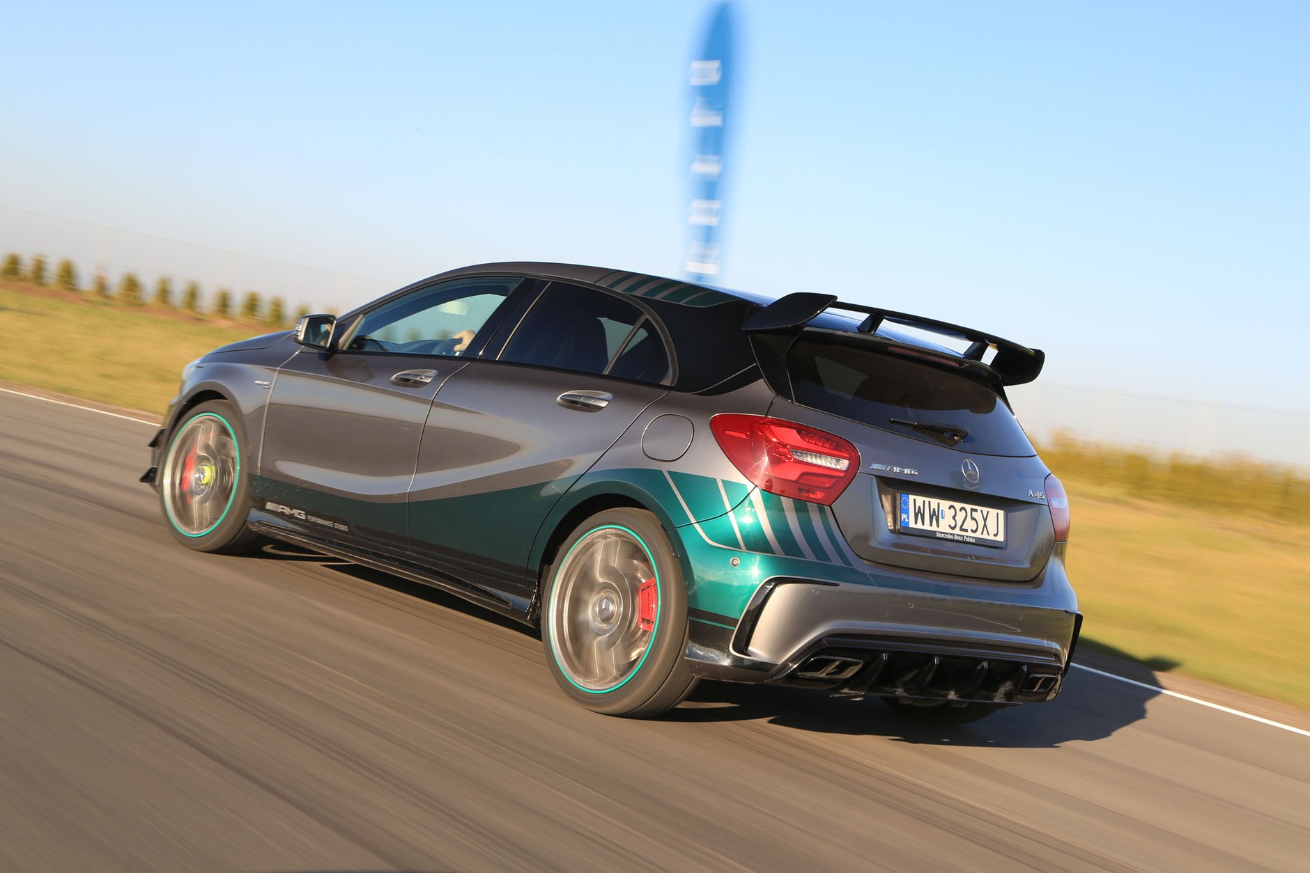 Mercedes A 45 AMG: 
ekstremalnie szybki kompakt