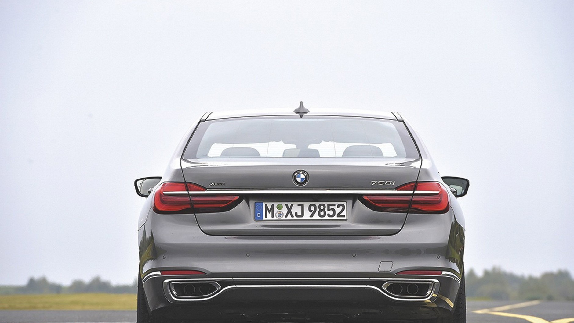 Limuzyna dla szefa wszystkich szefów - nowe BMW 750i kontra Audi A8, Mercedes klasy S i Porsche Panamera
