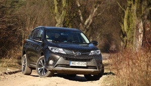 Toyota wzywa do serwisu