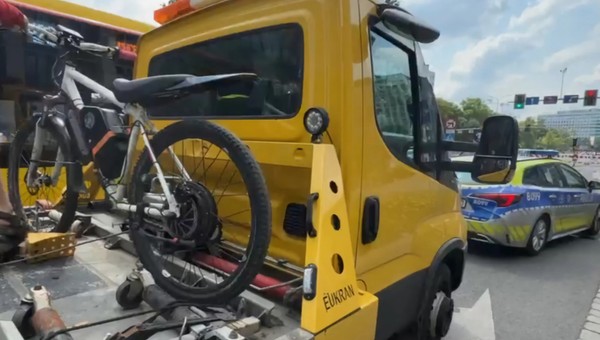 Rower odholowany na lawecie? Tak, w świetle prawa ten egzemplarz to pojazd innej kategorii