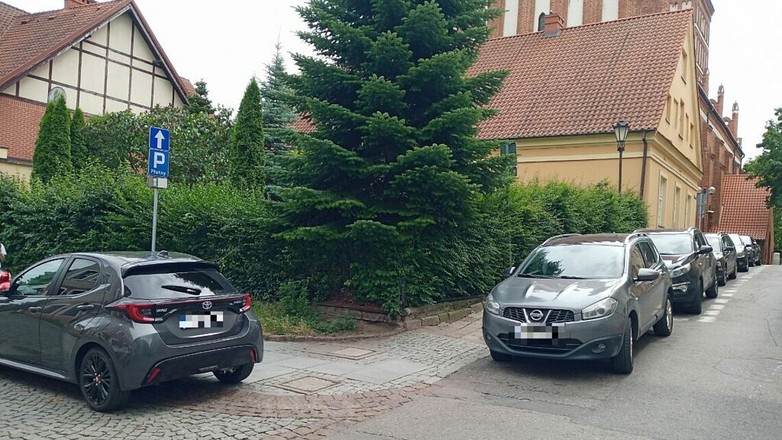 Parkowanie na starym mieście w Olsztynie