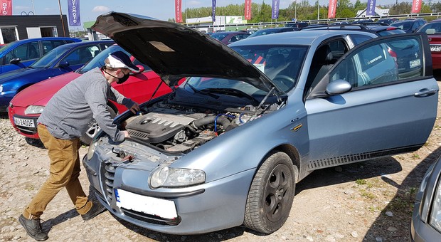 Tanie auto na dojazdy do pracy! Sprawdzamy, co warto kupić za 3-5 tys. zł