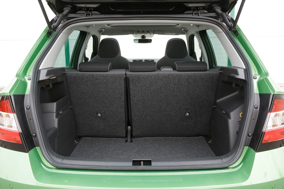 Skoda Fabia 1.2 TSI kontra Suzuki Baleno 1.0 Boosterjet - kto tu jest bez szans?