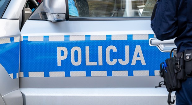 Demolka na osiedlu w Olsztynie. Jechała uliczką i obijała kolejne samochody