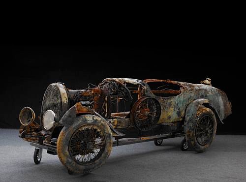 Kupa złomu Bugatti, należąca do Polaka, warta 400 tys. zł