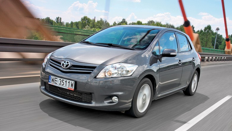 TOYOTA AURIS I (2007-14)