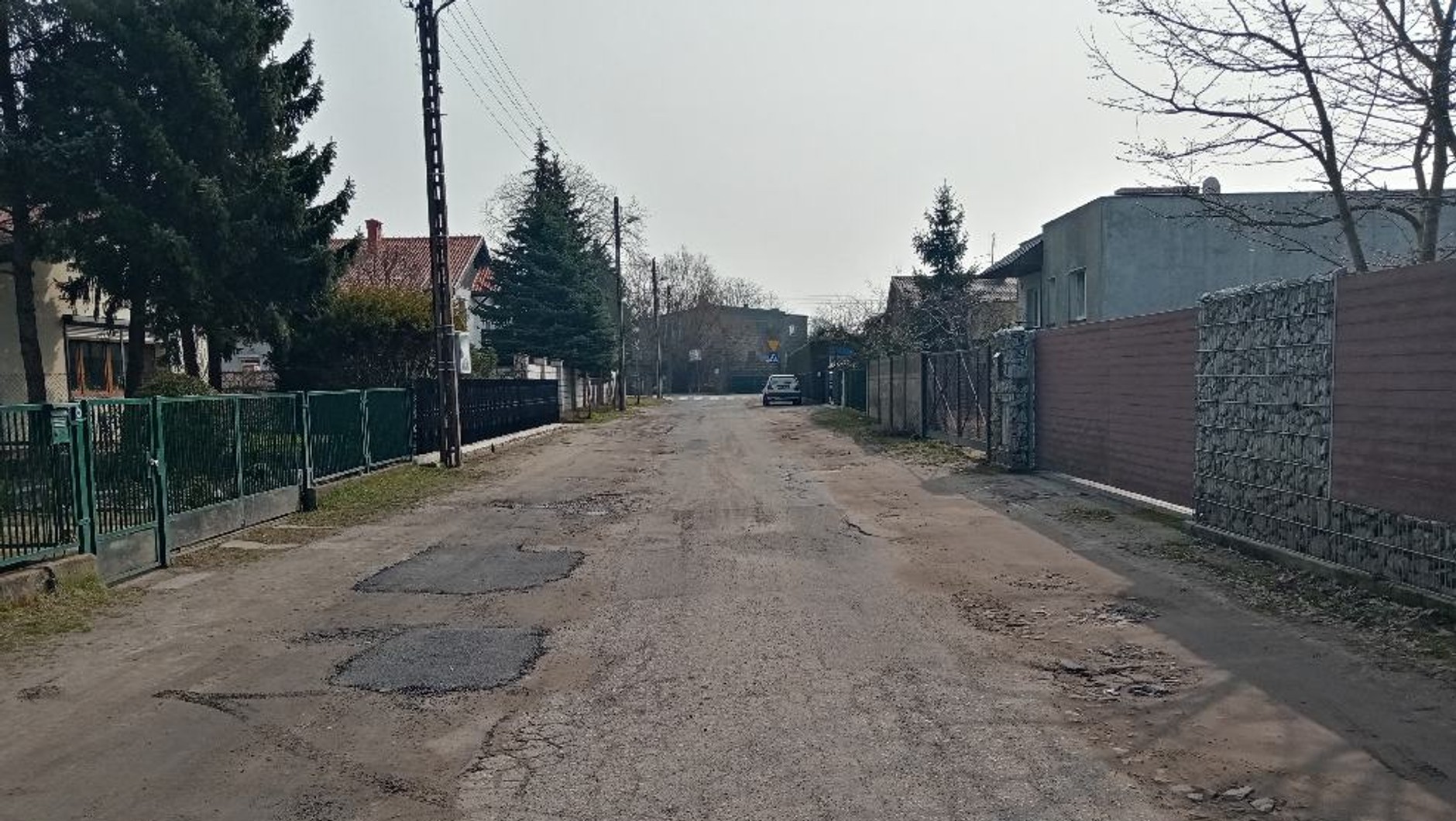 Naprawa dziurawej drogi w Poznaniu