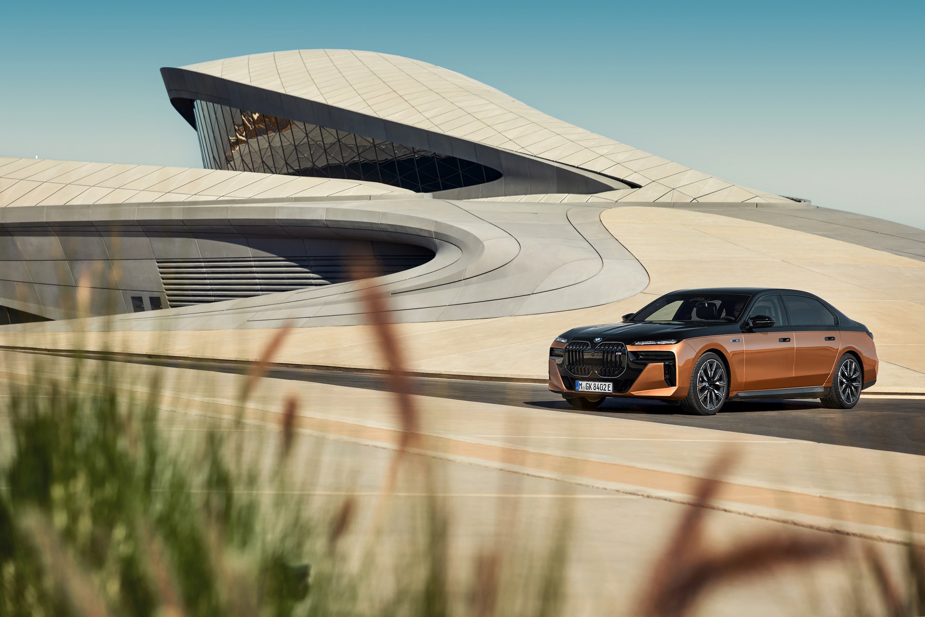 BMW i7 M70