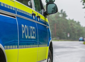 Niemiecka policja zatrzymała polskiego kierowcę. Nie mogli uwierzyć w to, co zobaczyli w drewnianych skrzyniach