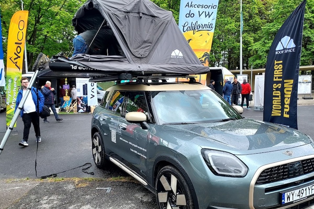 Domy na kołach na warszawskim Służewcu. Warsaw Caravaning Festival