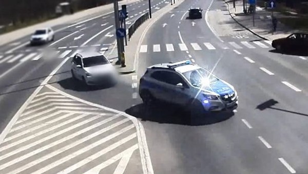 Zdesperowany taksówkarz poprosił o pomoc policję [Nagranie]
