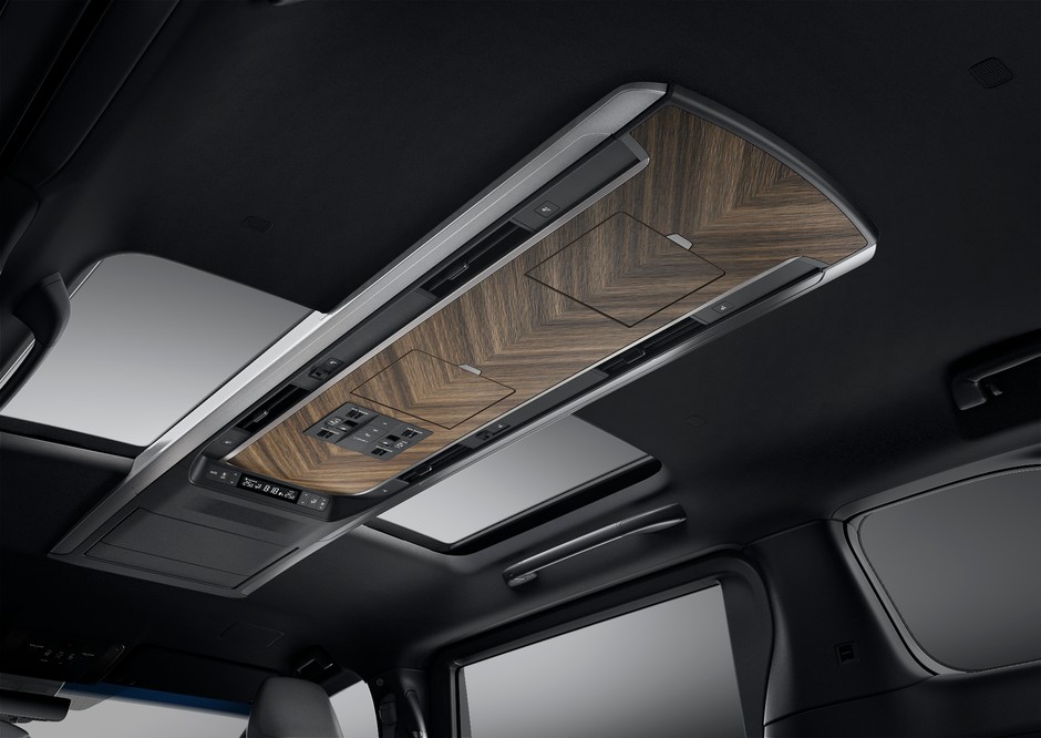Lexus LM 350h. Ekskluzywny van z Azji debiutuje w Europie