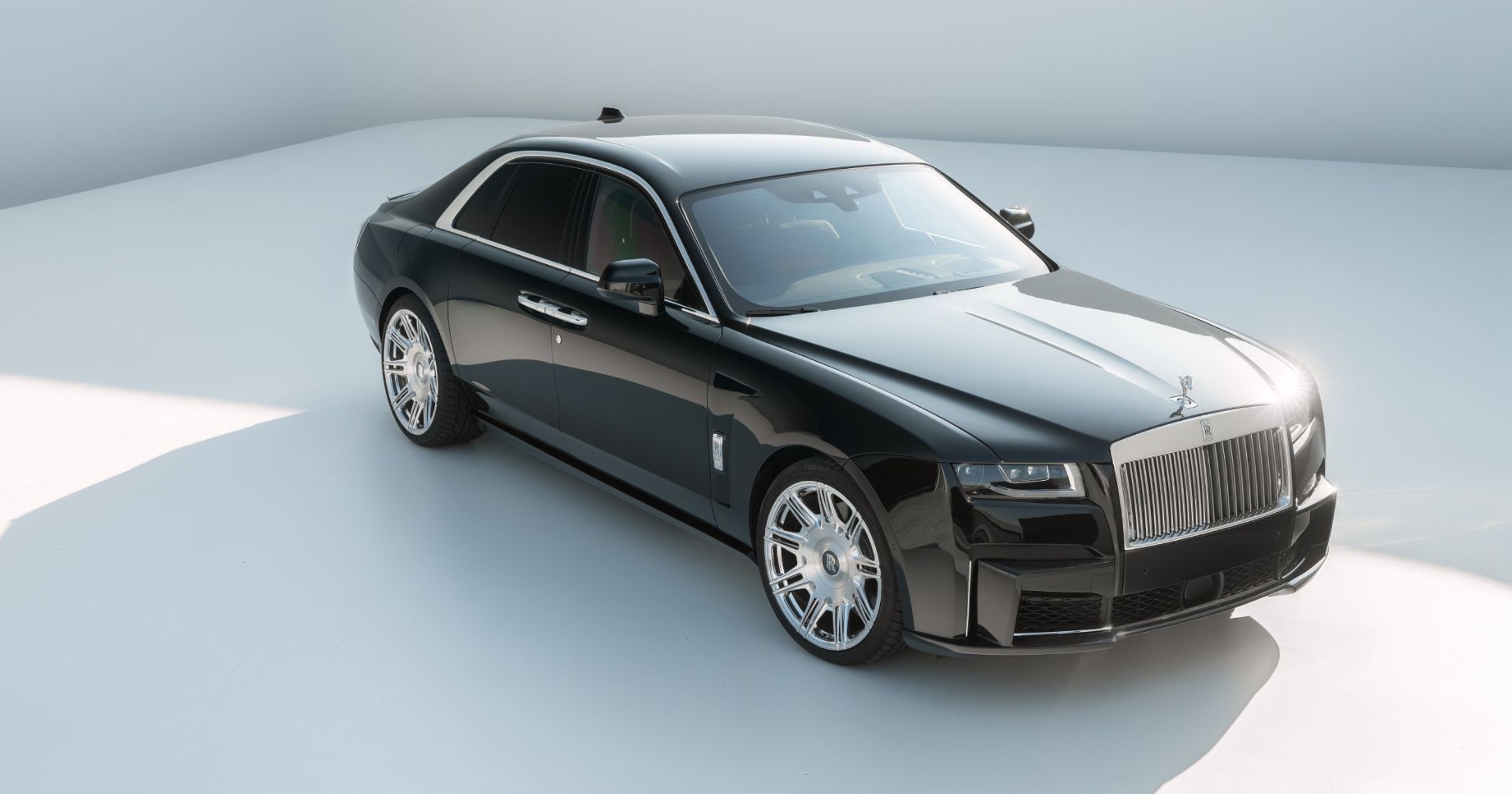 Spofec, oddział Noviteca, pokazuje, że można subtelnie stuningować Rolls-Royce'a i zachować jego klasę
