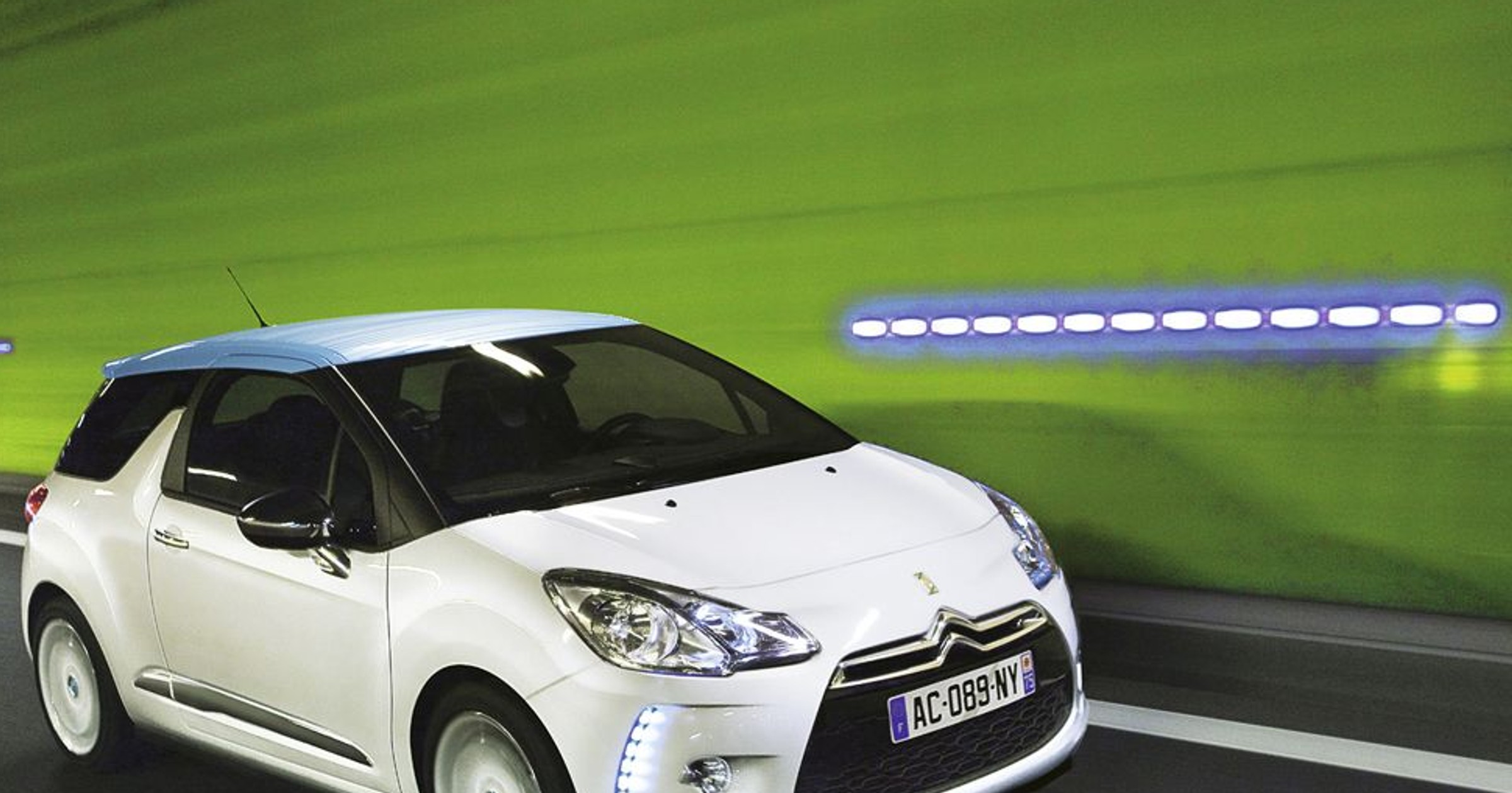 Citroen DS3 - "Francuz" o stu twarzach...