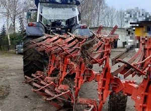 37-latek w traktorze wyłączył wszystkim prąd. Policjanci wiedzieli, po co sięgnąć