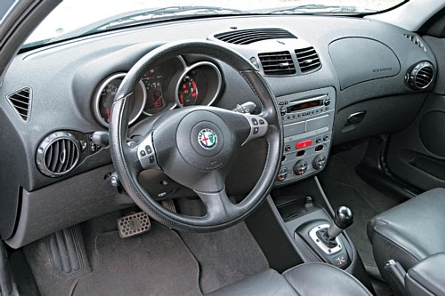 Alfa Romeo 147 2.0 TS - Kapryśna ślicznotka