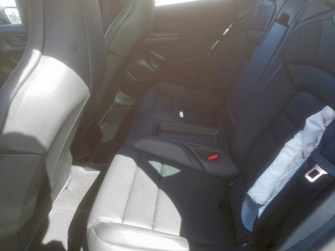 Porsche Taycan Turbo – czy warto kupić rozbity wrak?