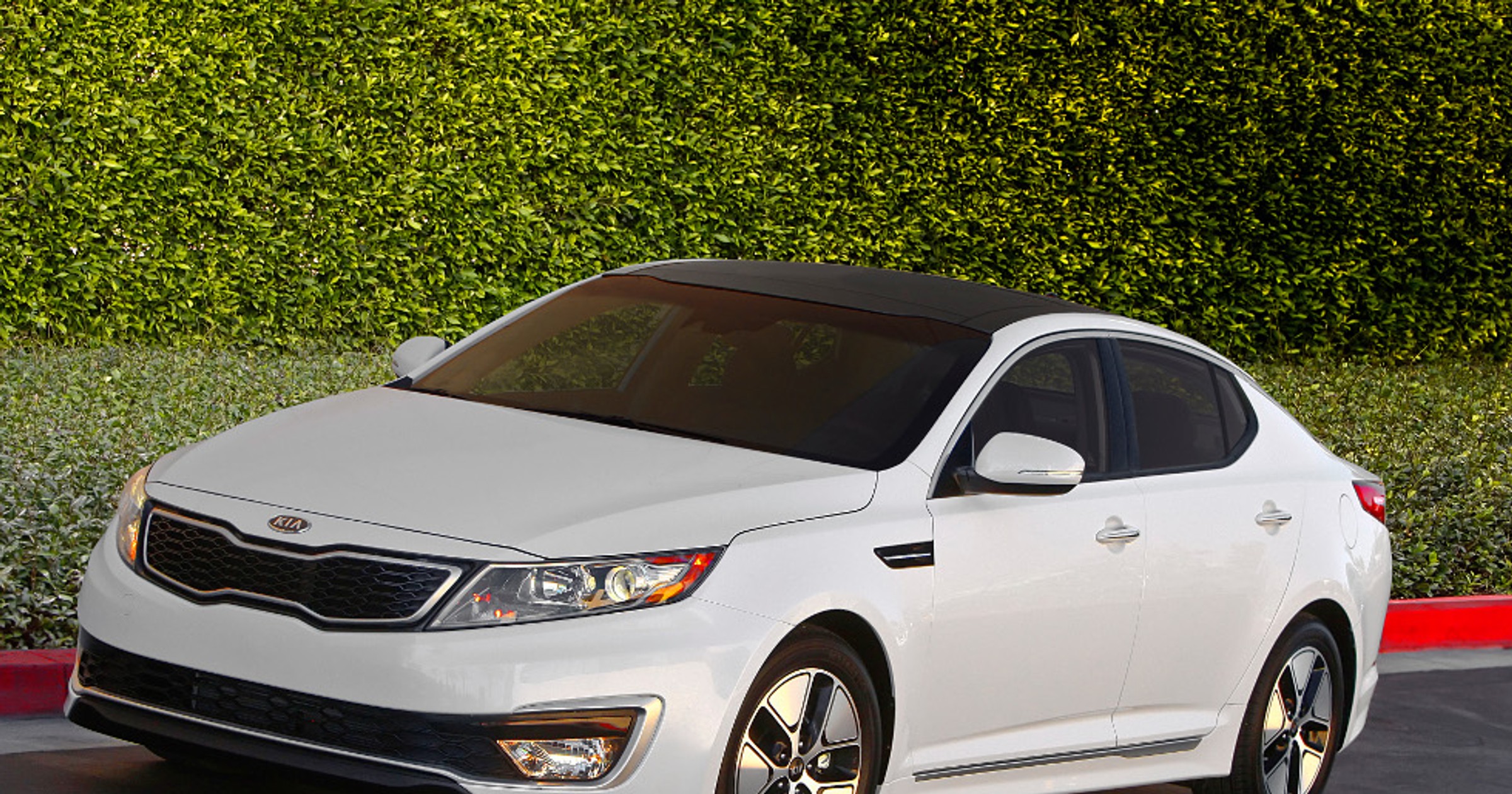Kia Optima Hybrid - Ekologiczny sedan dla USA