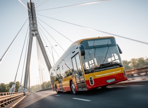 Radny Warszawy apeluje o analizę zagrożeń związanych z chińskimi pojazdami