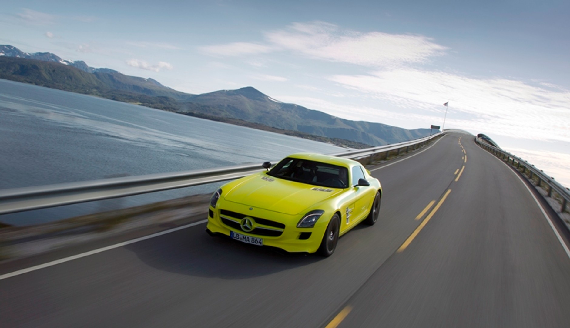 Mercedes SLS AMG E-Cell – z e-pięknem trzeba obcować