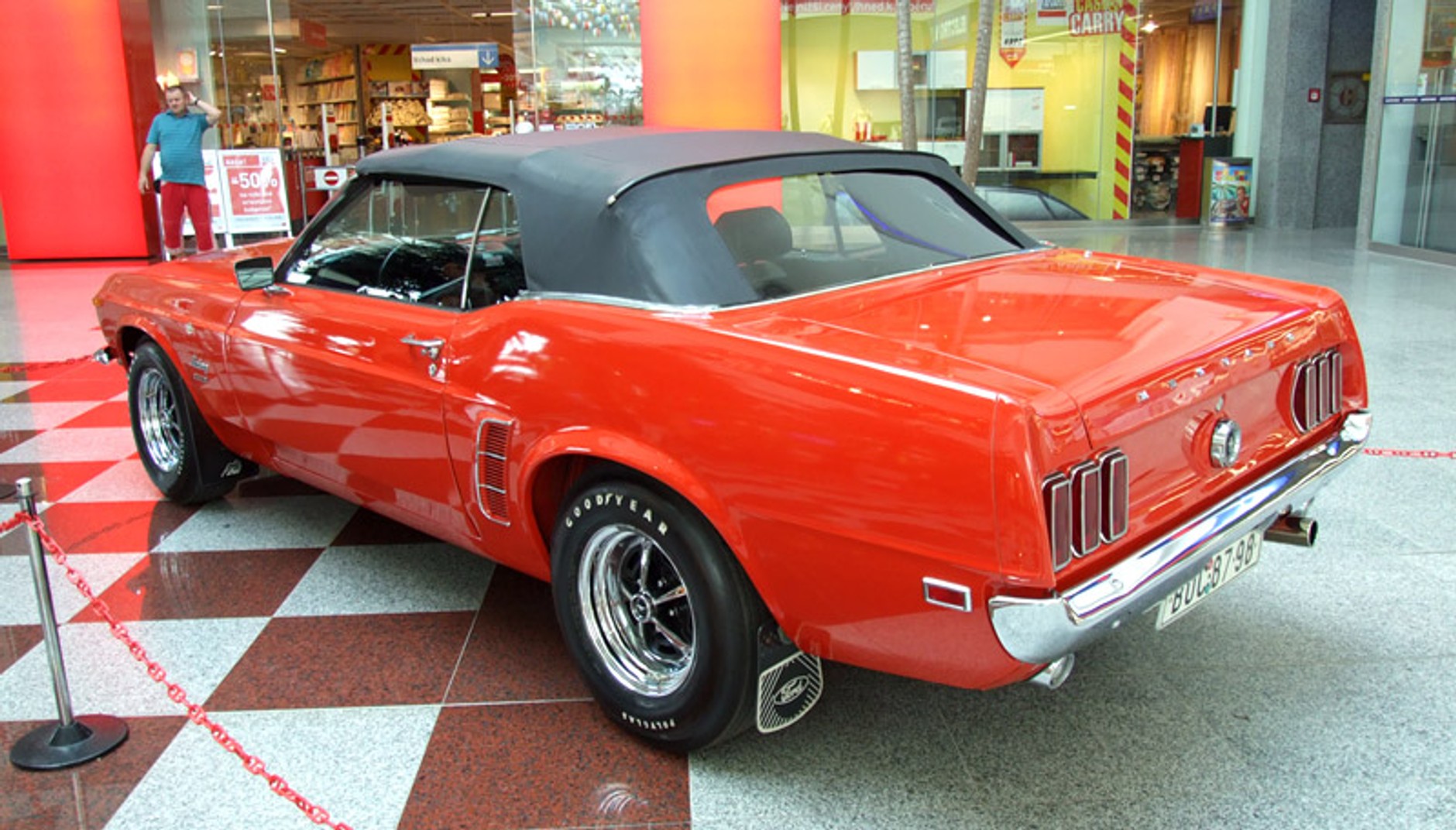 Zlot samochodów amerykańskich w Brnie (fotogaleria)