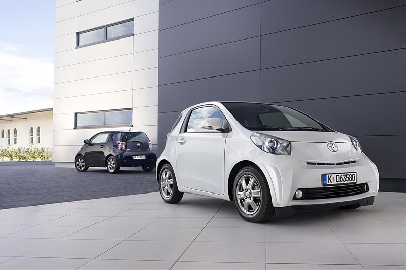 Toyota iQ: sześć nowinek technicznych zwiększających kabinę pasażerską