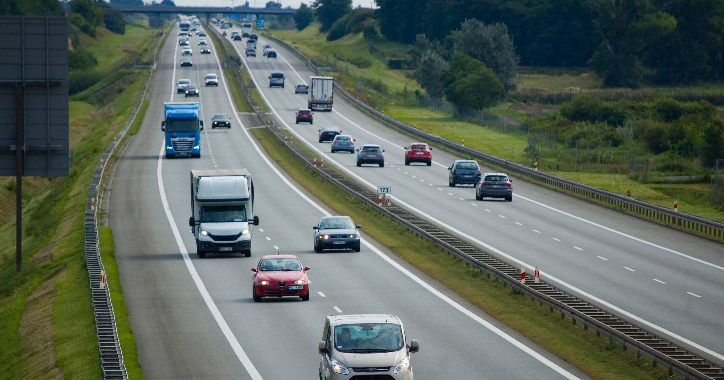 Autostrada dwujezdniowa w okolicach Poznania