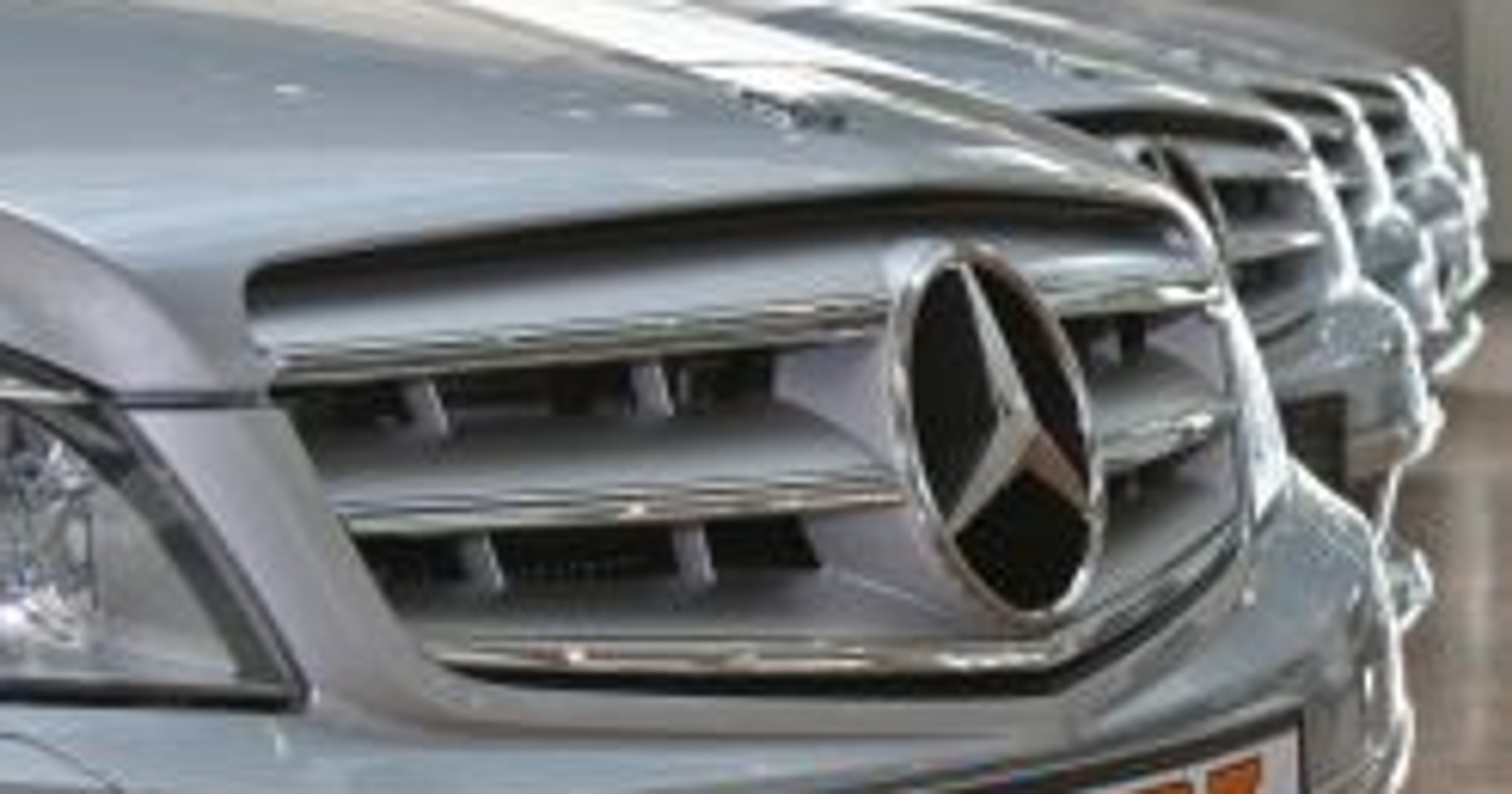 OBI przesiada się do Mercedesa