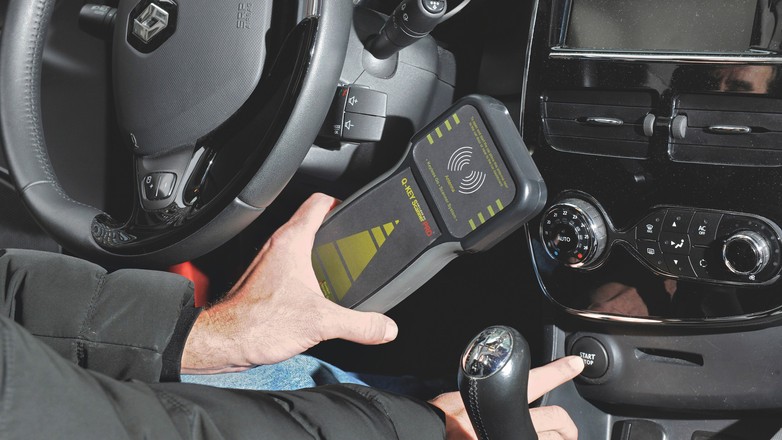 Zbudowanie sprzętu do kradzieży auta kosztuje nie więcej niż kilkaset zł