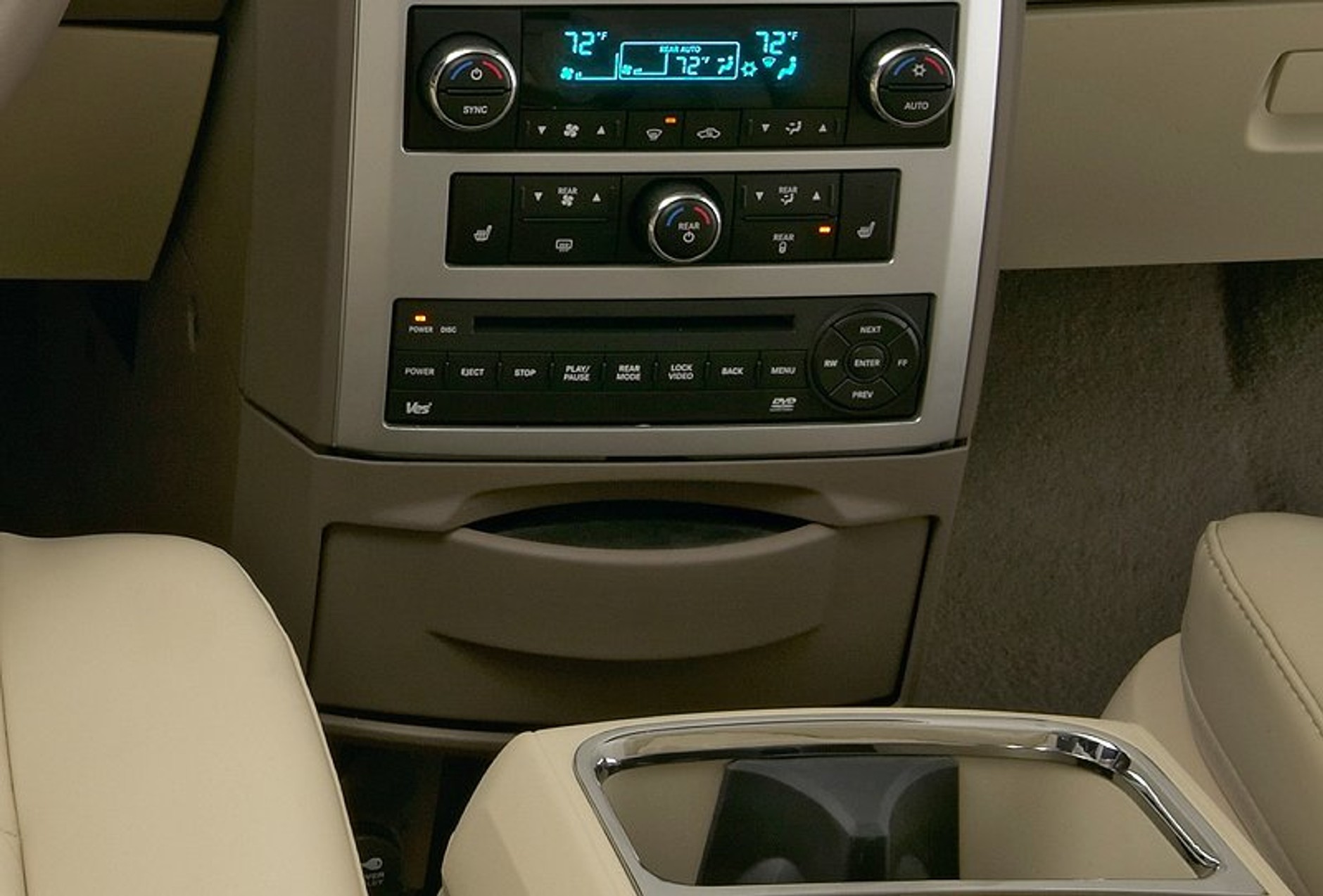 Chrysler Voyager: pierwsze zdjęcia nowej wersji