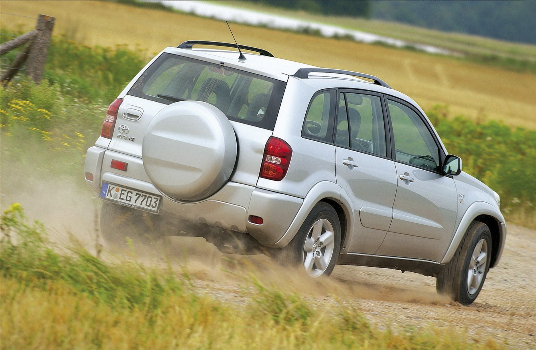 Toyota RAV4 II (2000-06) - od 15 000 zł