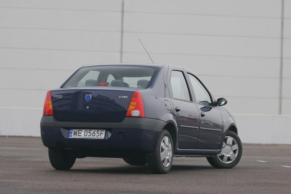 Opel Vectra B kontra Dacia Logan: dwa pomysły na tani samochód