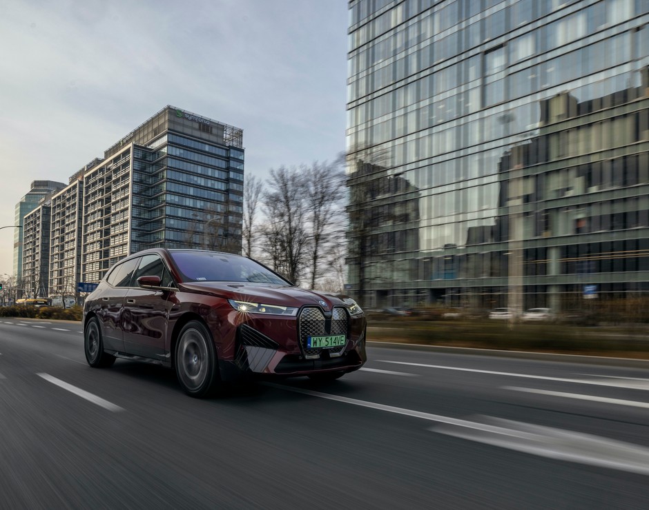 BMW iX
