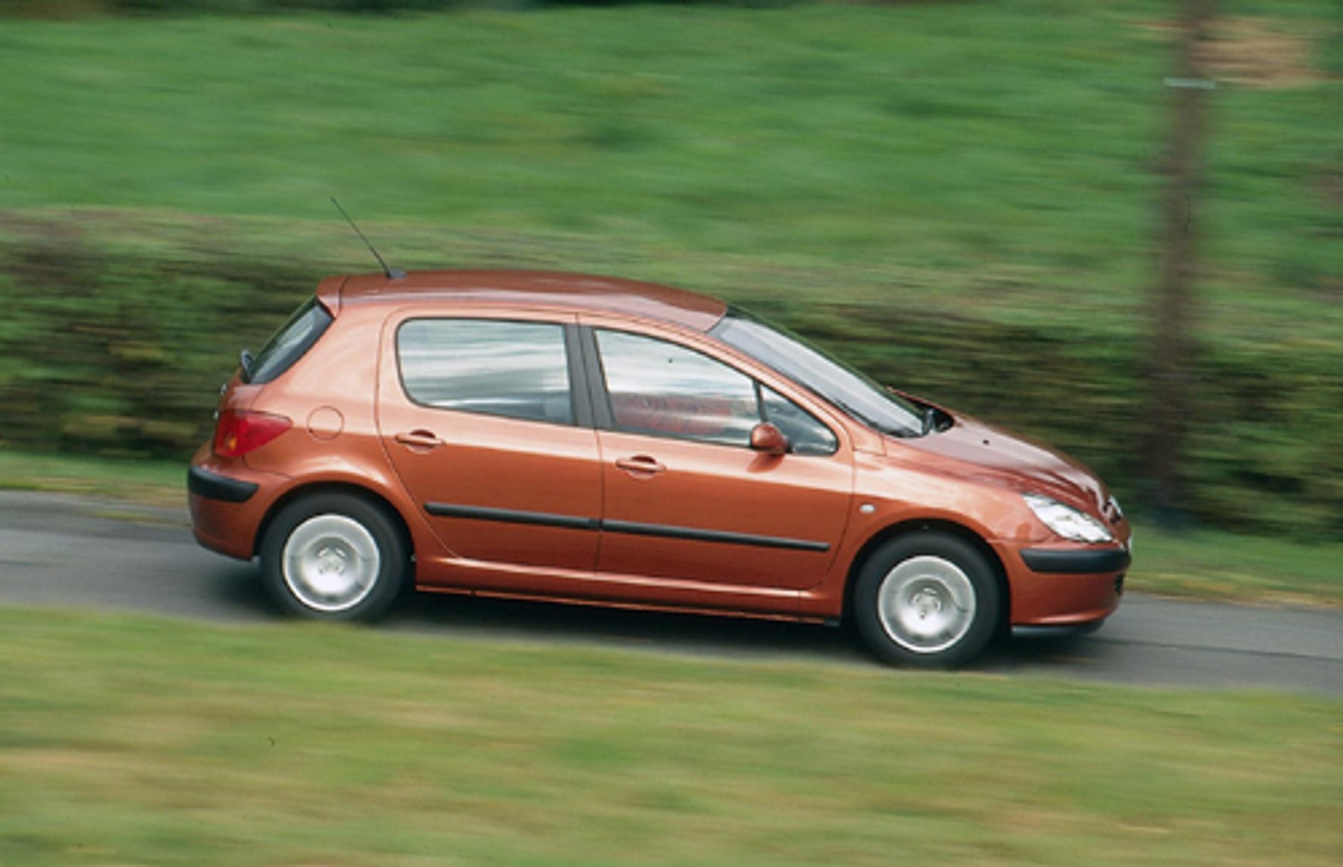 Volkswagen Golf IV kontra Peugeot 307 i Fiat Stilo: Trzy pomysły na niedrogie rodzinne cztery kółka