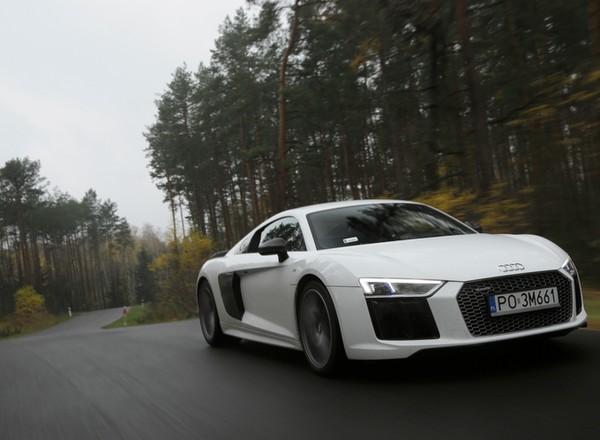 Bestia z laserami – test Audi R8 V10 plus