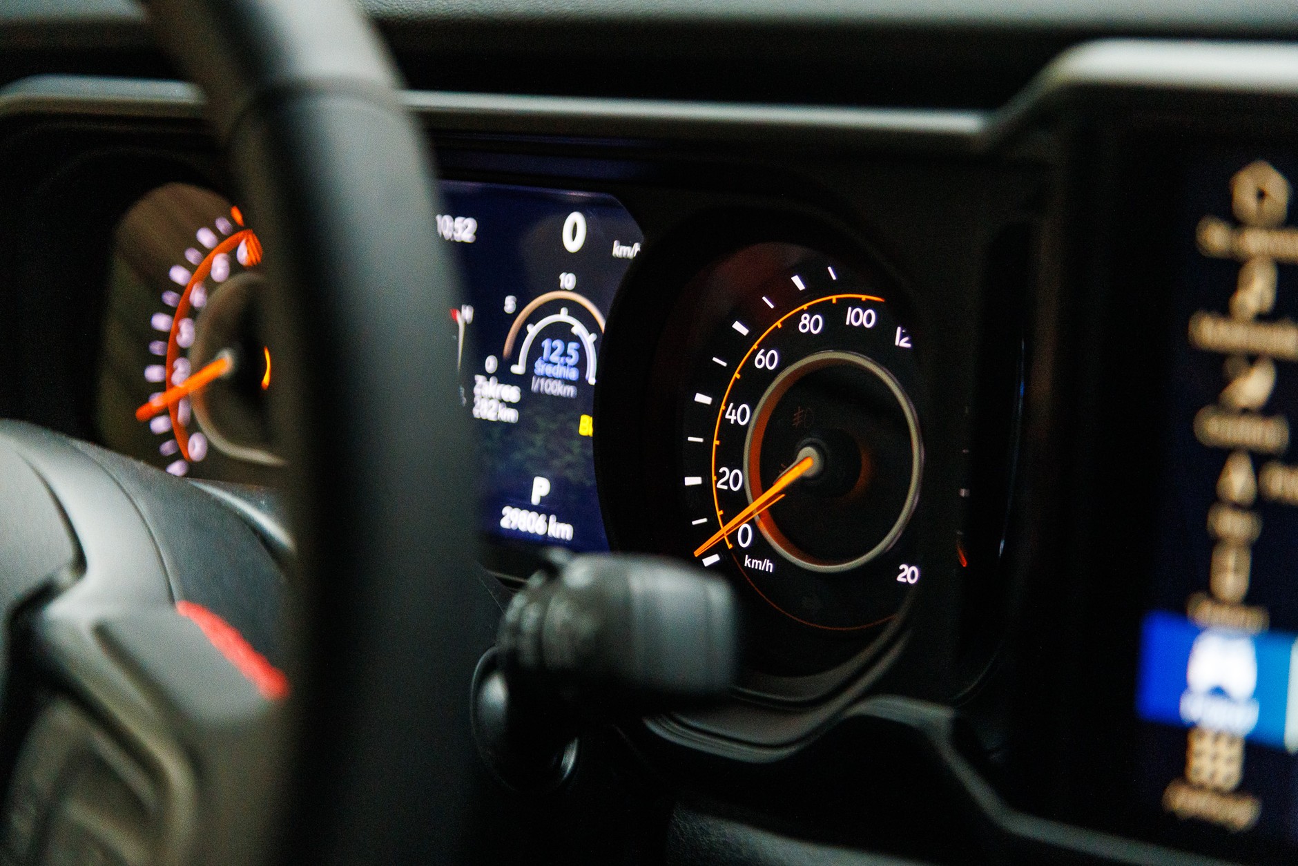 Jeep Wrangler vs Toyota Land Cruiser