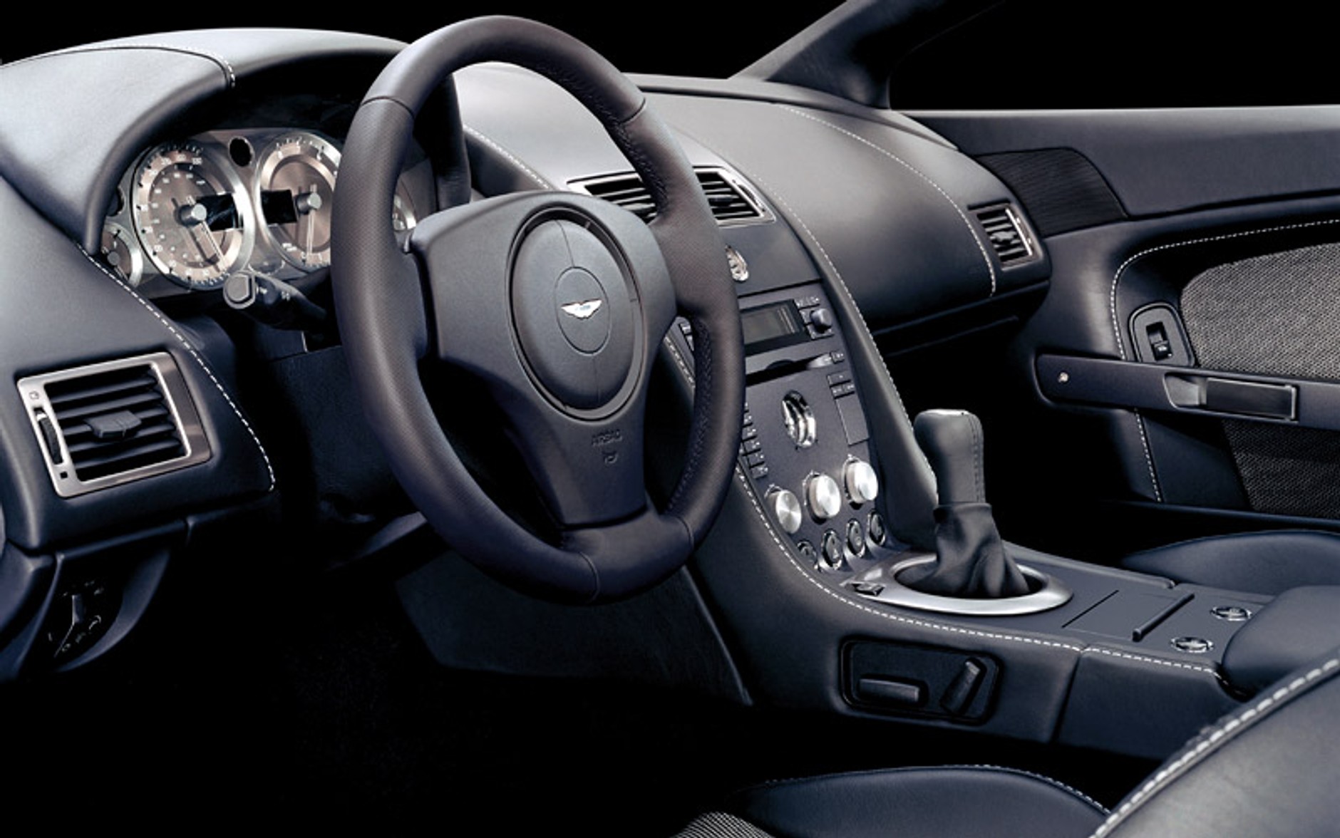 Aston Martin V8 Vantage: mocniejszy i szybszy